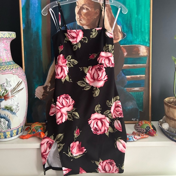 Guess Los Angeles Roses Black and Pink Bodycon Dress Small NWT S - Picture 1 of 16